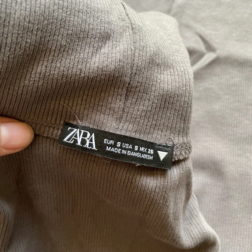 Zara RIBBED TURTLENECK DRESS - Picture 6 of 6